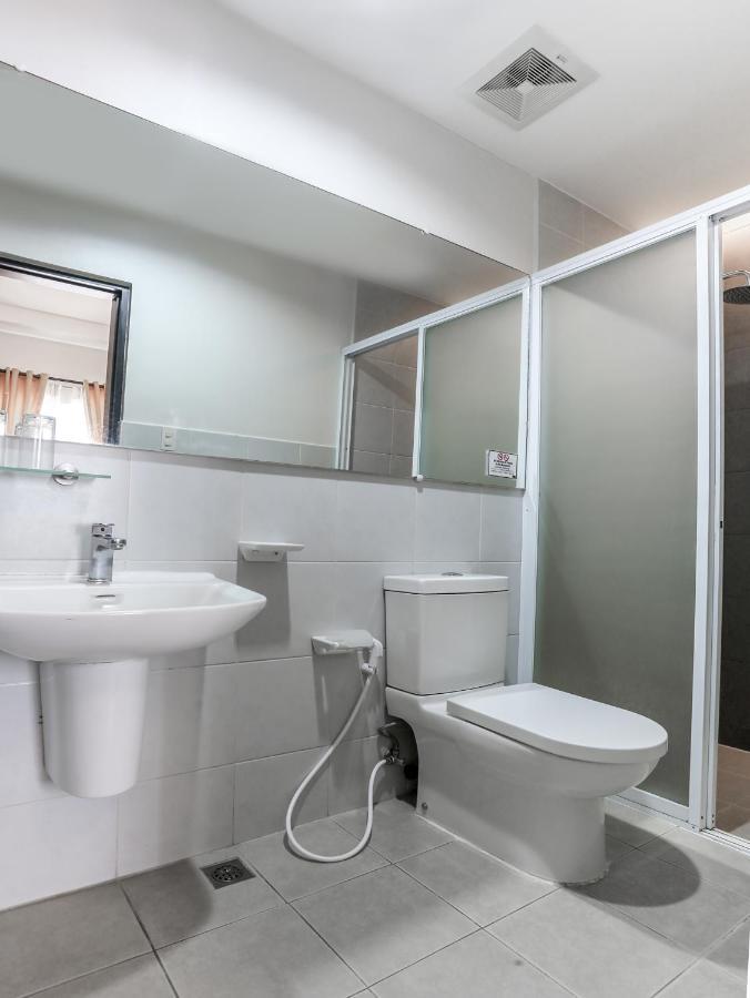 Capital O 642 The Junction Tagaytay Otel Tagaytay City Dış mekan fotoğraf