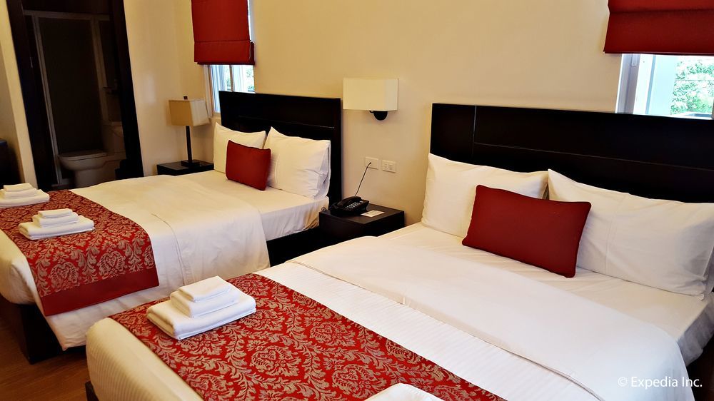 Capital O 642 The Junction Tagaytay Otel Tagaytay City Dış mekan fotoğraf