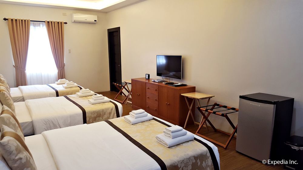 Capital O 642 The Junction Tagaytay Otel Tagaytay City Dış mekan fotoğraf